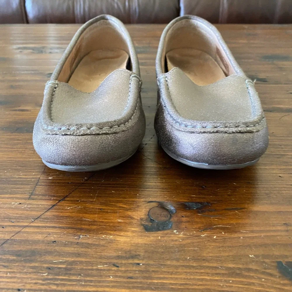 Vionic Debbie Metallic Pewter Loafers Size 8 Slip On Shoes Orthotic Footbed